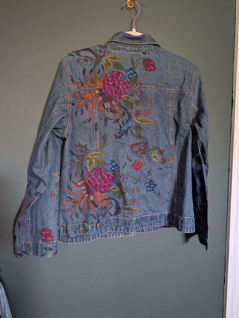 Chico's Embroidered Blue Denim Jacket with Multicolor Floral Accents Size 1 - Picture 4 of 9